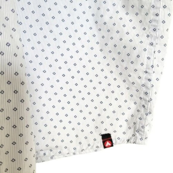 Airwalk men's Shirt Size Large Button Down Short Sleeves white with blue square - Picture 9 of 10